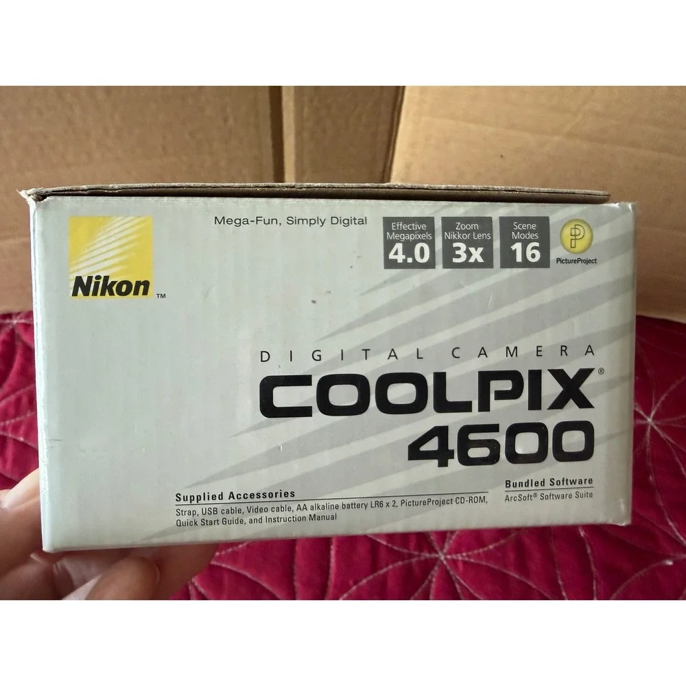 Nikon Coolpix 4600 Digital Camera 4.0MP 3x Zoom Silver E4600 with Box Works Grea